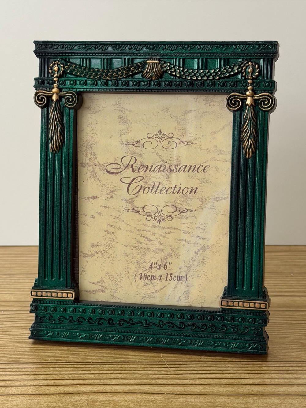 Vintage Renaissance Collection Green Gold Ornate Plastic 4x6 Picture Frame